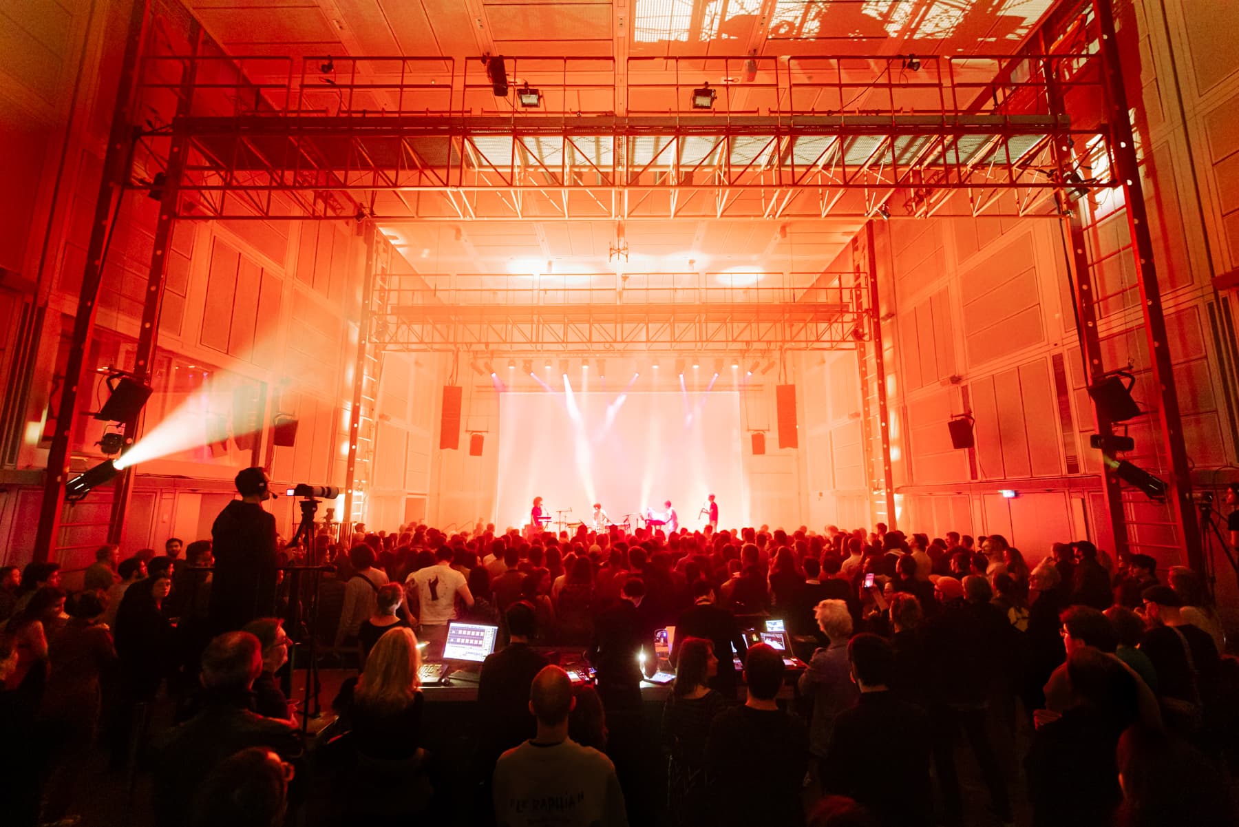 Concert Électro-Odyssée 1 dans le cadre de L'Ircam en Fête, Lucie Antunes sur scène