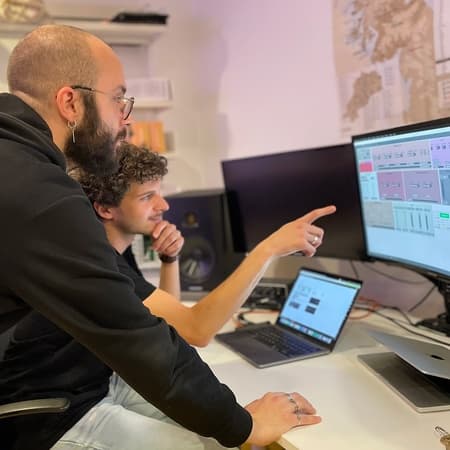 Les doctorants David Genova et Nils Demerlé